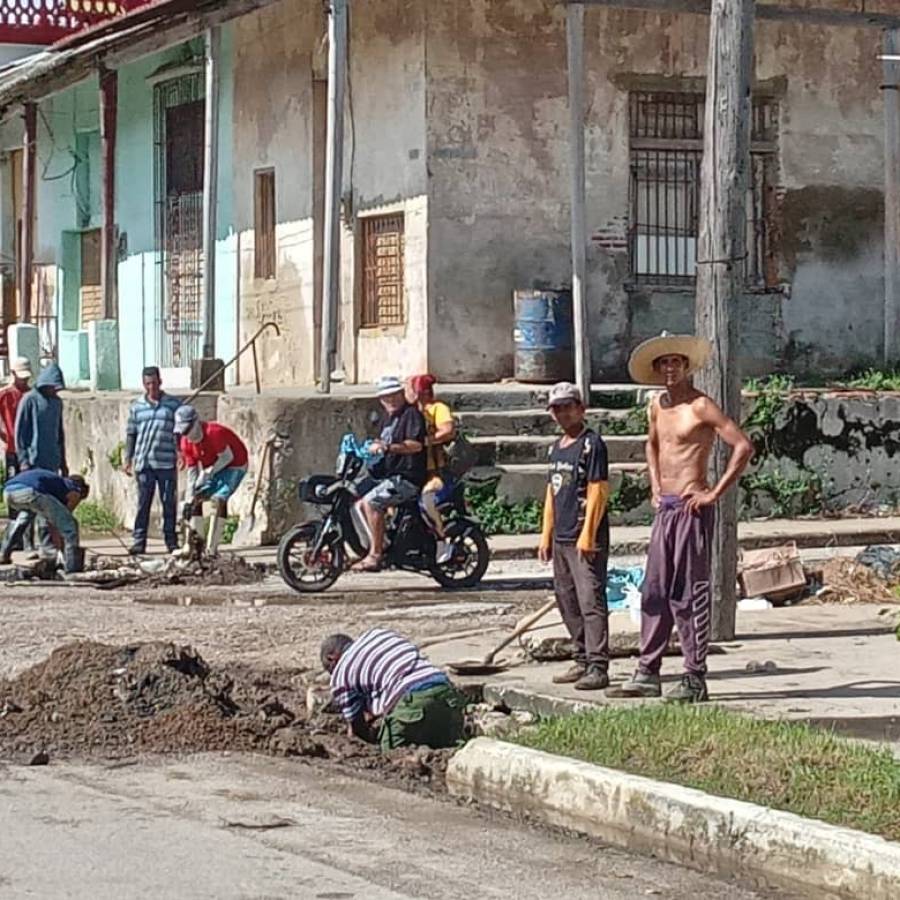 Consejo de Defensa de Nuevitas ante la tormenta tropical Melissa
