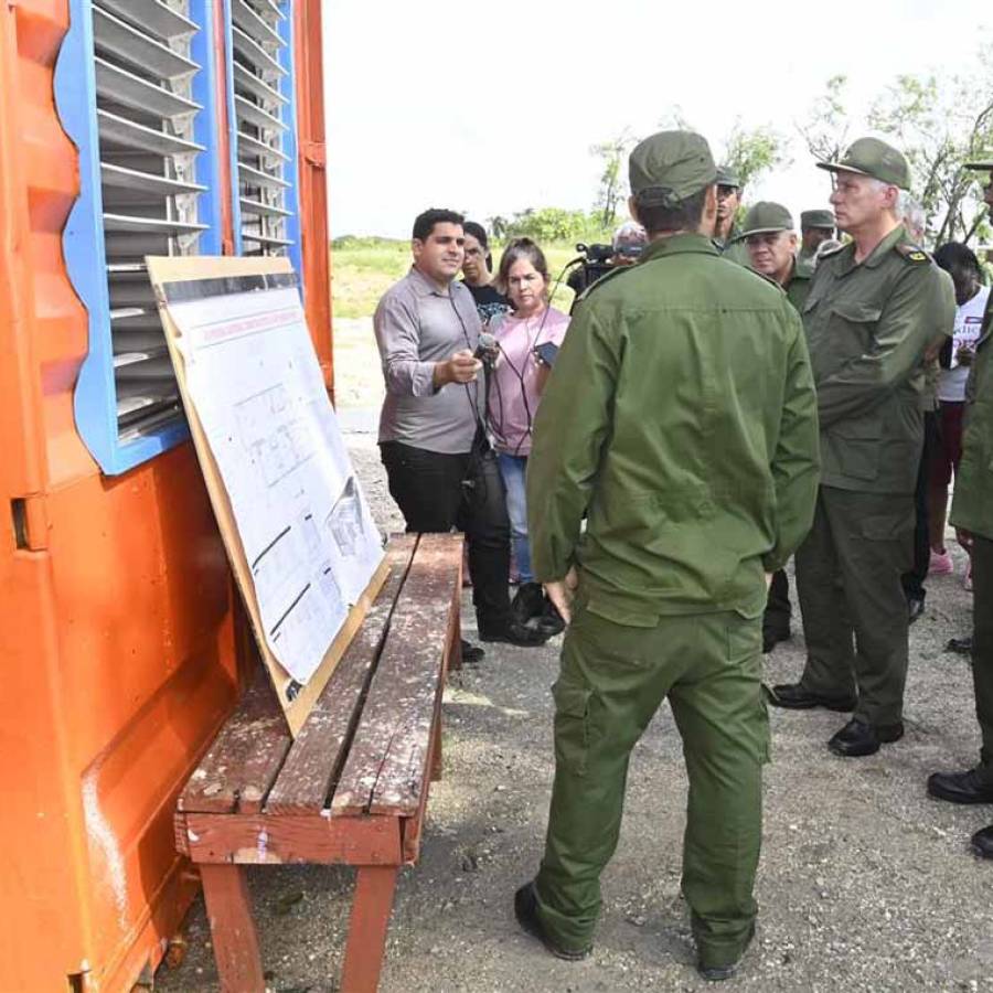 Presidente cubano supervisa labores de recuperación tras huracán