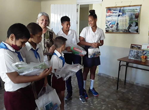  Recibe donativo escuela especial Tania la Guerrillera de Nuevitas.