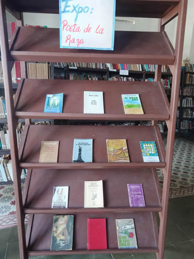 Inaugura Biblioteca de Nuevitas expo dedicada a Nicolás Guillen.