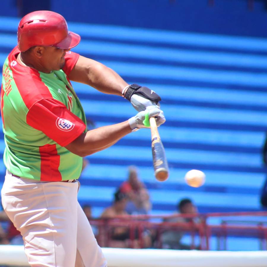 Leñadores se acercan a la cima en Liga Élite del Béisbol Cubano