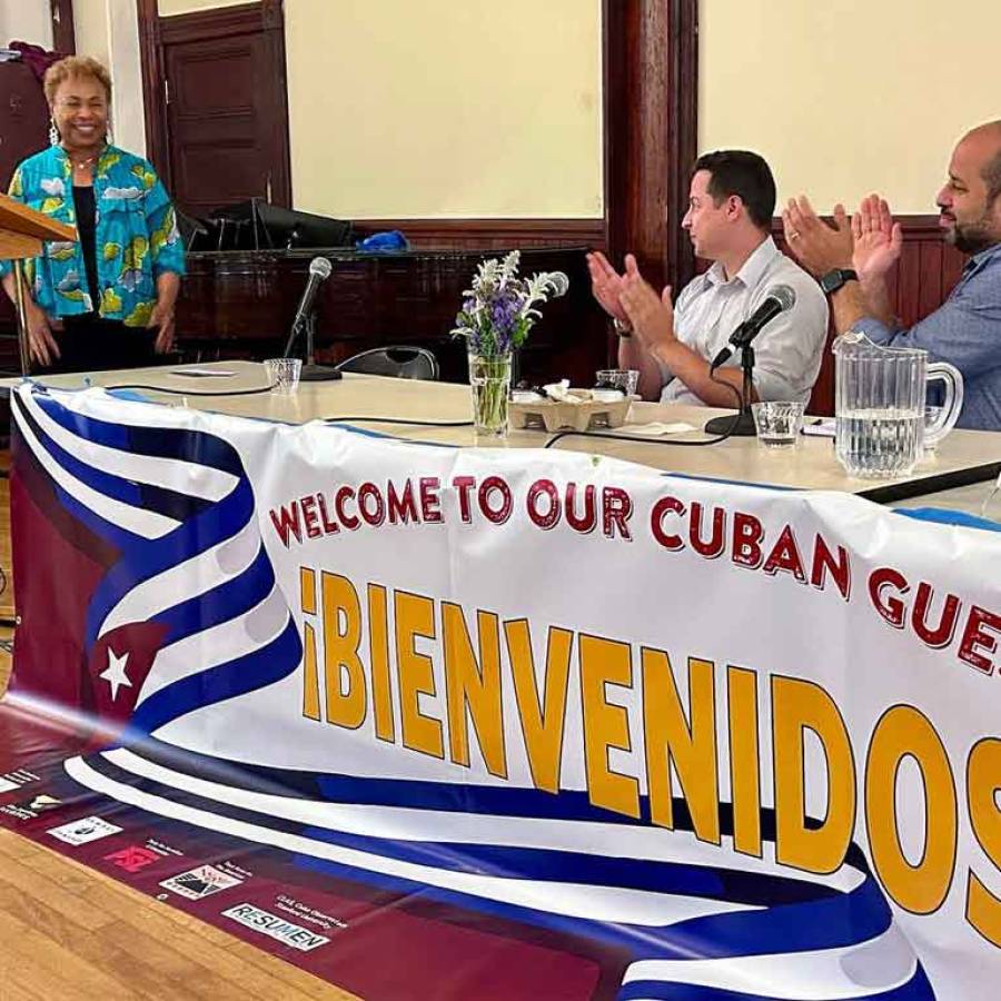 Alcaldesa de Oakland Barbara Lee reitera su solidaridad con Cuba