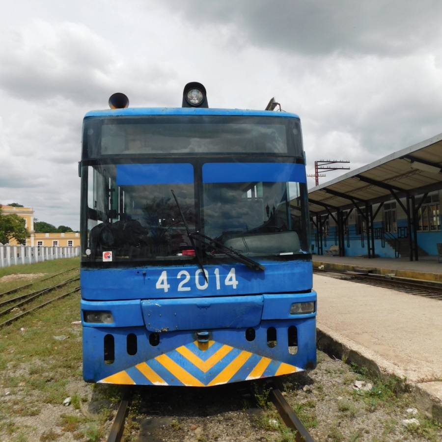 Sobre rieles: Primer prototipo cubano de ferrobús (+ Fotos y Video)