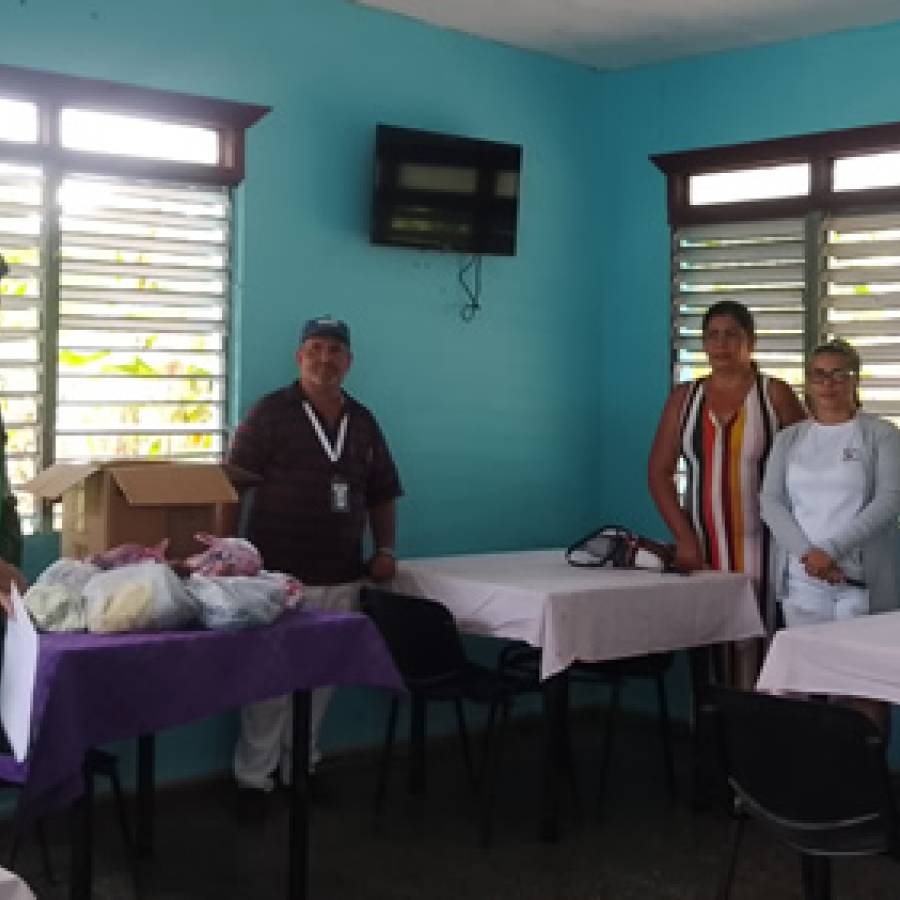 Trabajadores del sector petrolero de Nuevitas festejan su día con agasajo a ancianos (+ Fotos)