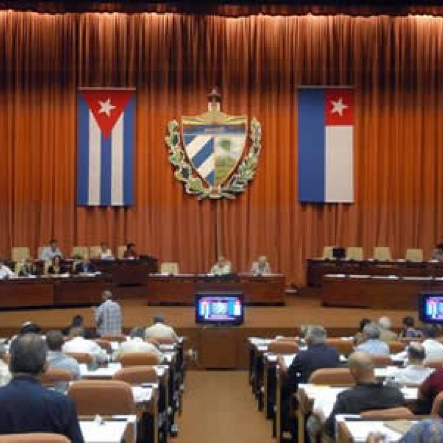 Parlamento cubano debate agenda clave antes de sesiones