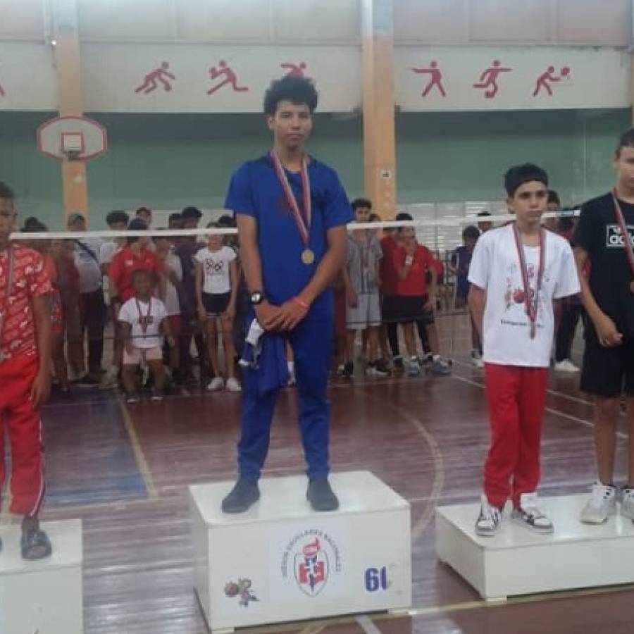 Alcanza medalla de bronce en competencia deportiva escolar Christopher Roelmer Pérez Castro (+ Post)