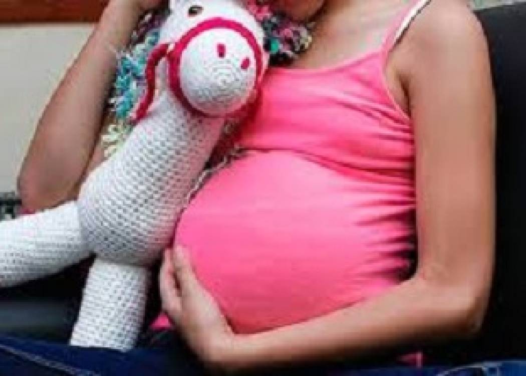 Prevenir el embarazo adolescente requiere de enfoque integral y multifactorial
