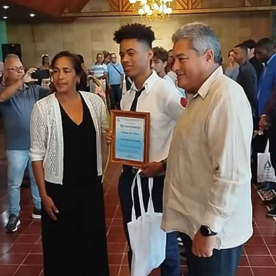 Yeison Alejandro Davy Abreu, Joven Talento Destacado de Nuevitas, Camagüey (+ Audio y Fotos)