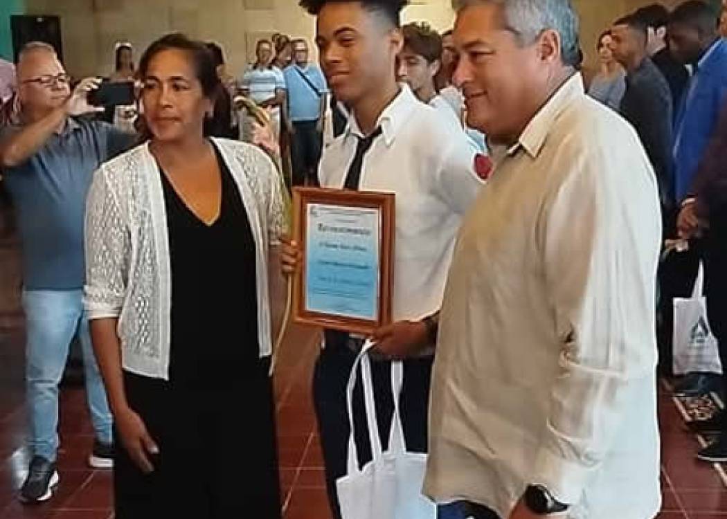 Yeison Alejandro Davy Abreu, Joven Talento Destacado de Nuevitas, Camagüey (+ Audio y Fotos)