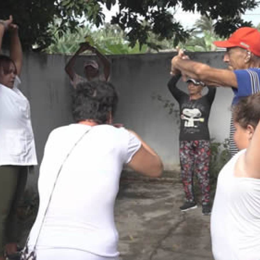 Responsabilidad de todos: atención al adulto mayor (+ Fotos)