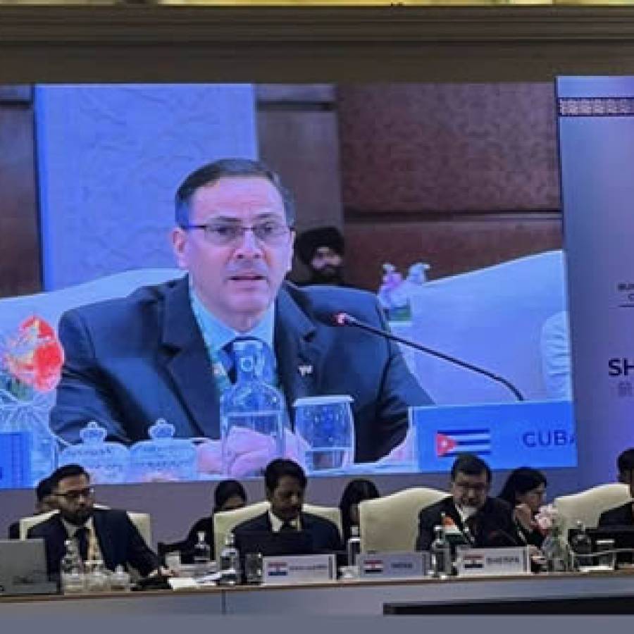 Denuncia Cuba en reunión del Brics en India bloqueo petrolero de EEUU