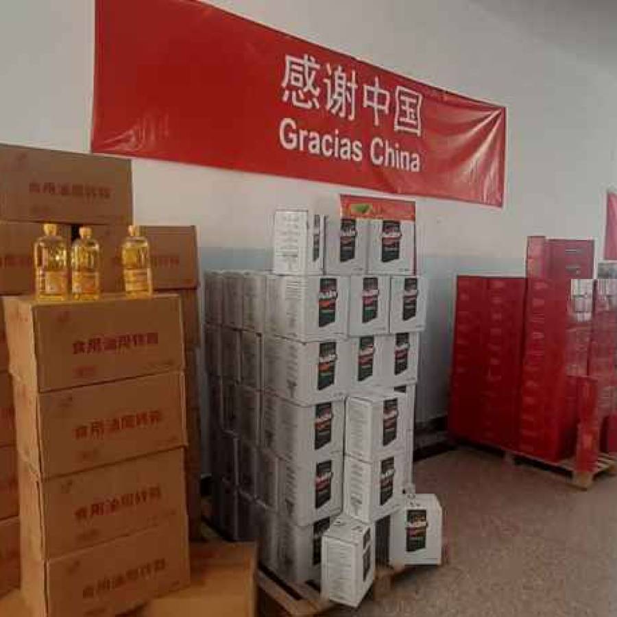 Realiza embajada china donativo a escuela de Cuba