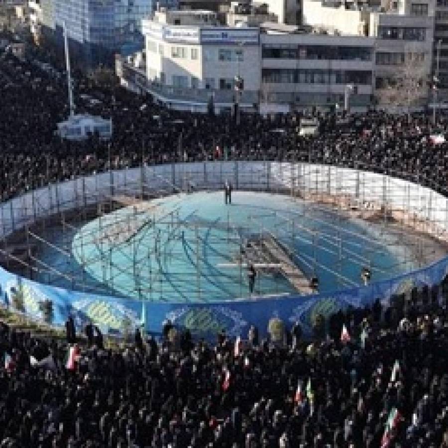 Irán en luto y los iraníes protestan por la muerte de Jamenei