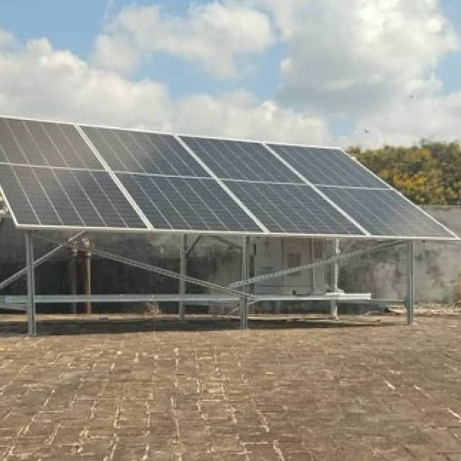 Prosigue instalación de paneles solares en funerarias de Camagüey