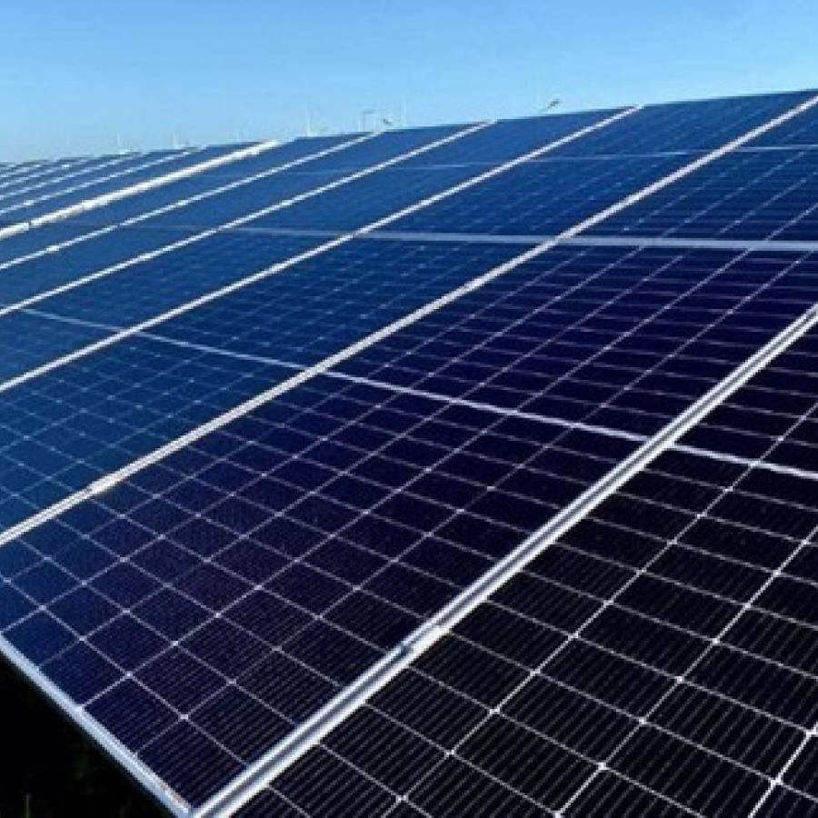 Camagüey: Aportan al Sistema Eléctrico Nacional dos parques fotovoltaicos de 21.8 MW (+ Fotos)