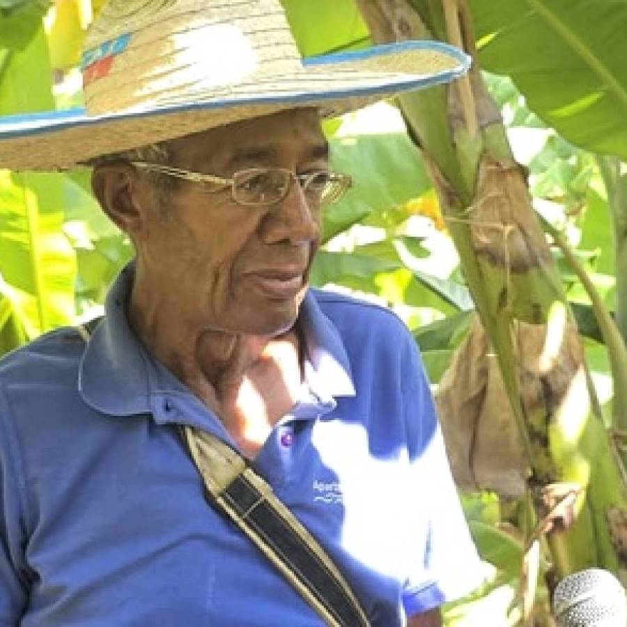 Ángel Cabrera Carrión, longevo que hace producir la tierra en comunidad de Nuevitas (+ Audio)