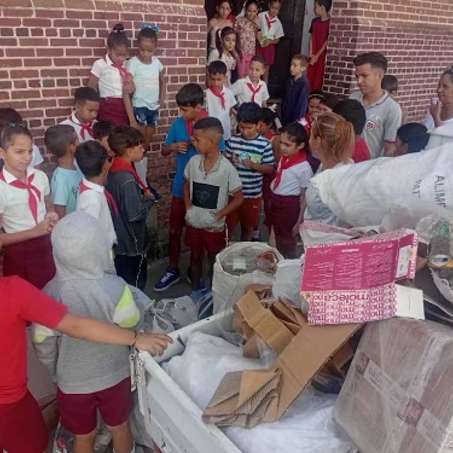 Trabajo en equipo: éxito de la Unidad Empresarial de Base Recuperación en Nuevitas (+ Fotos)
