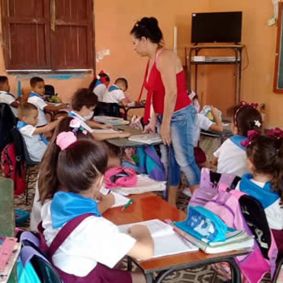 Labora personal docente de Camagüey para el cierre del curso escolar