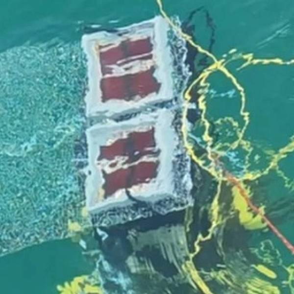 China prueba con éxito la primera planta solar submarina del mundo