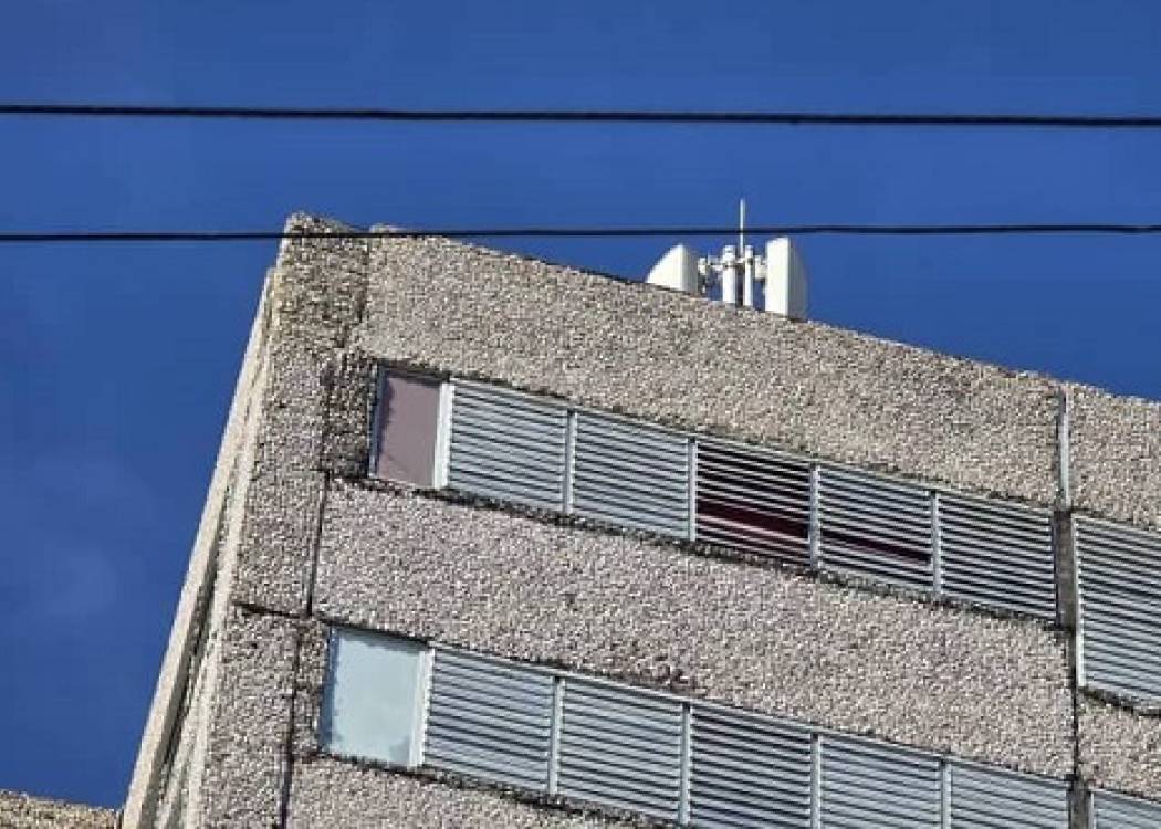 Conectividad sostenible: nueva radiobase con paneles solares en Nuevitas (+ Audio y Post)