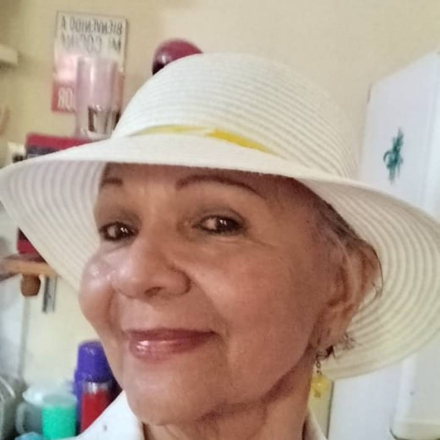 María Elena Farrés Ramírez, la profe querida por generaciones de nueviteros (+ Fotos y Audio)